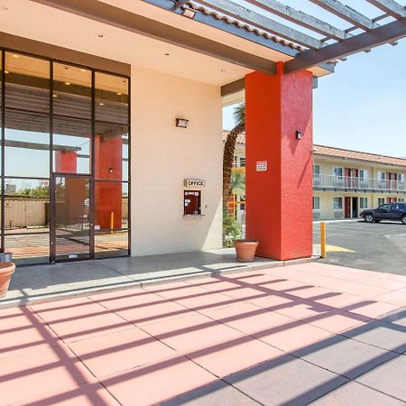 Hotel Baymont By Wyndham Bakersfield Extérieur photo