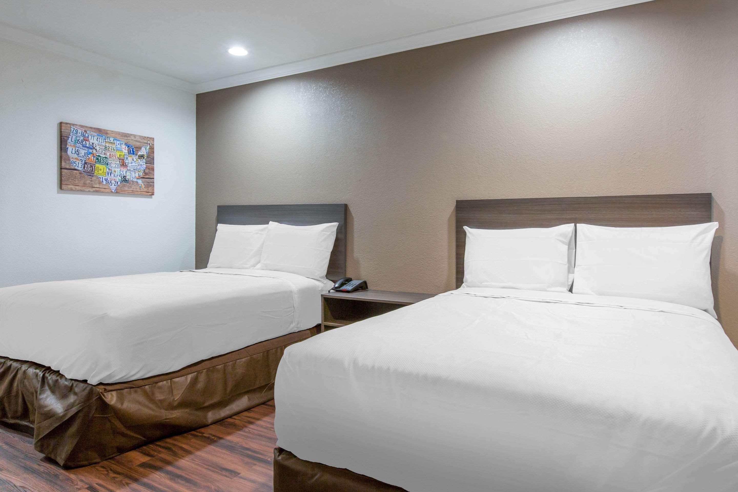 Hotel Baymont By Wyndham Bakersfield Extérieur photo