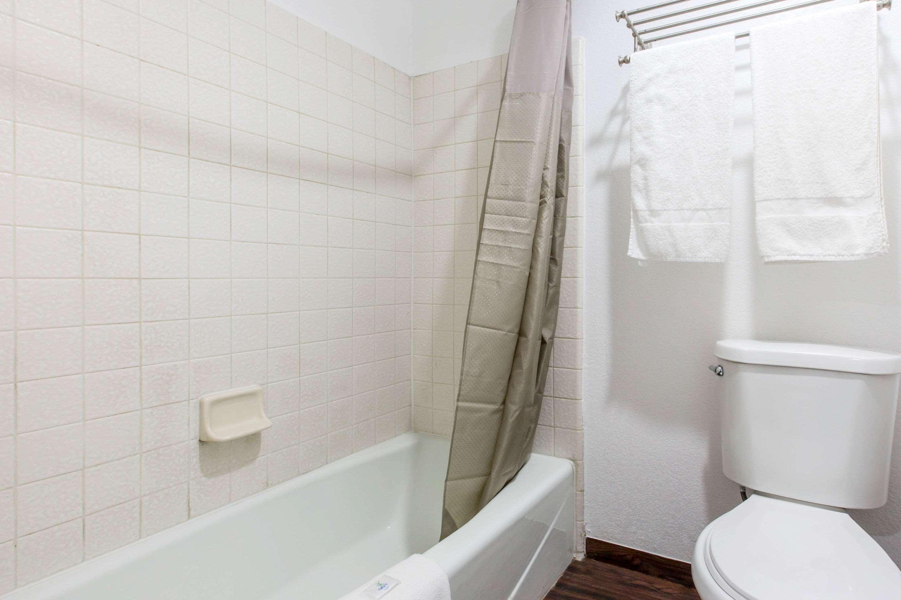 Hotel Baymont By Wyndham Bakersfield Extérieur photo
