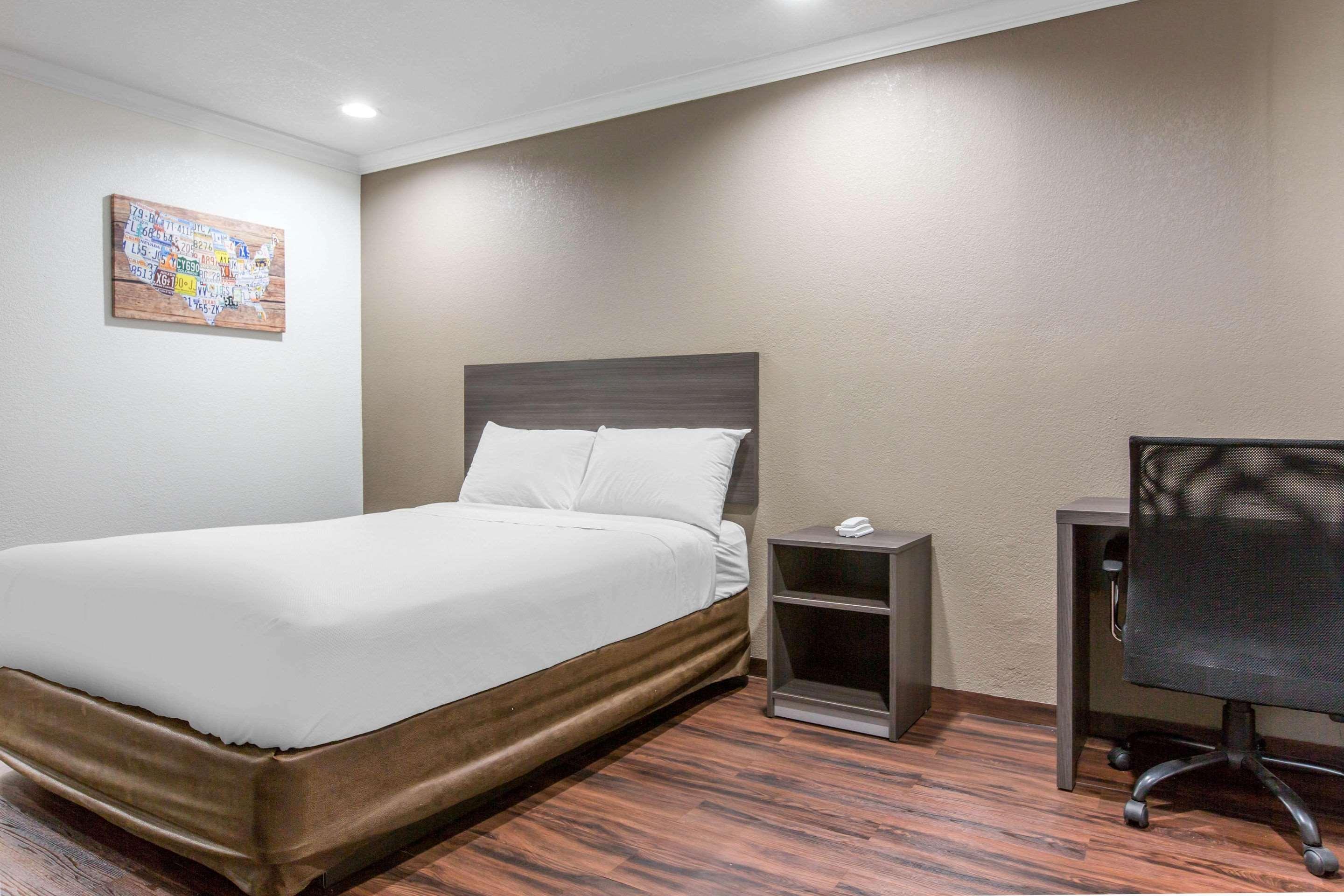 Hotel Baymont By Wyndham Bakersfield Extérieur photo