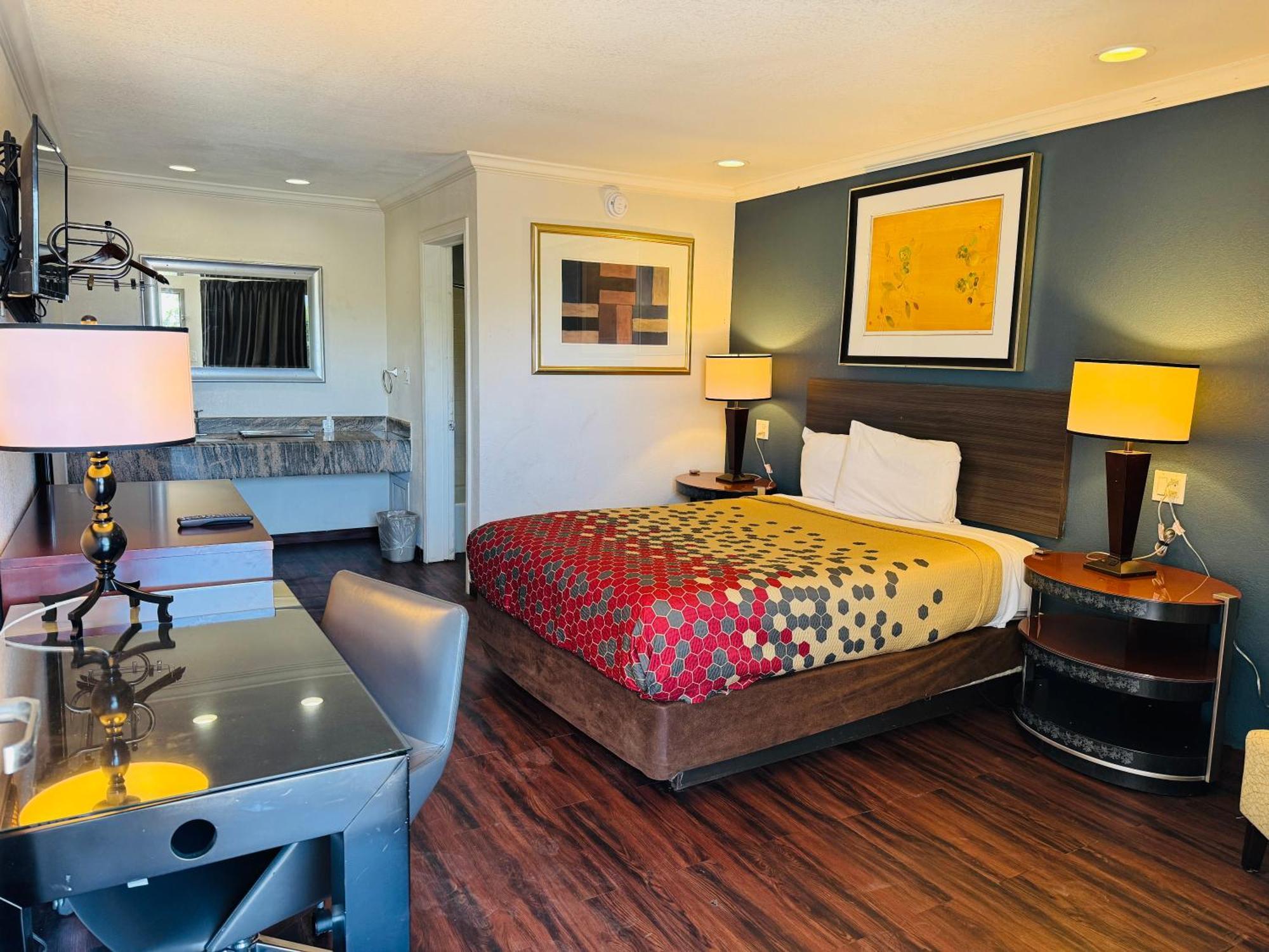 Hotel Baymont By Wyndham Bakersfield Extérieur photo