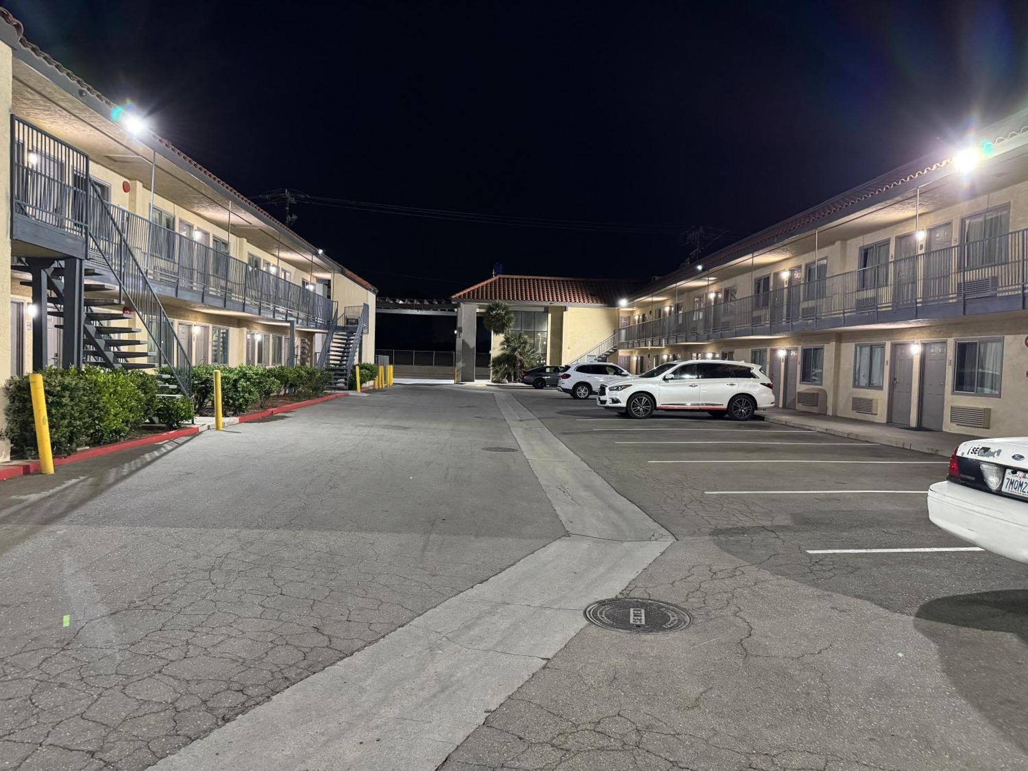 Hotel Baymont By Wyndham Bakersfield Extérieur photo