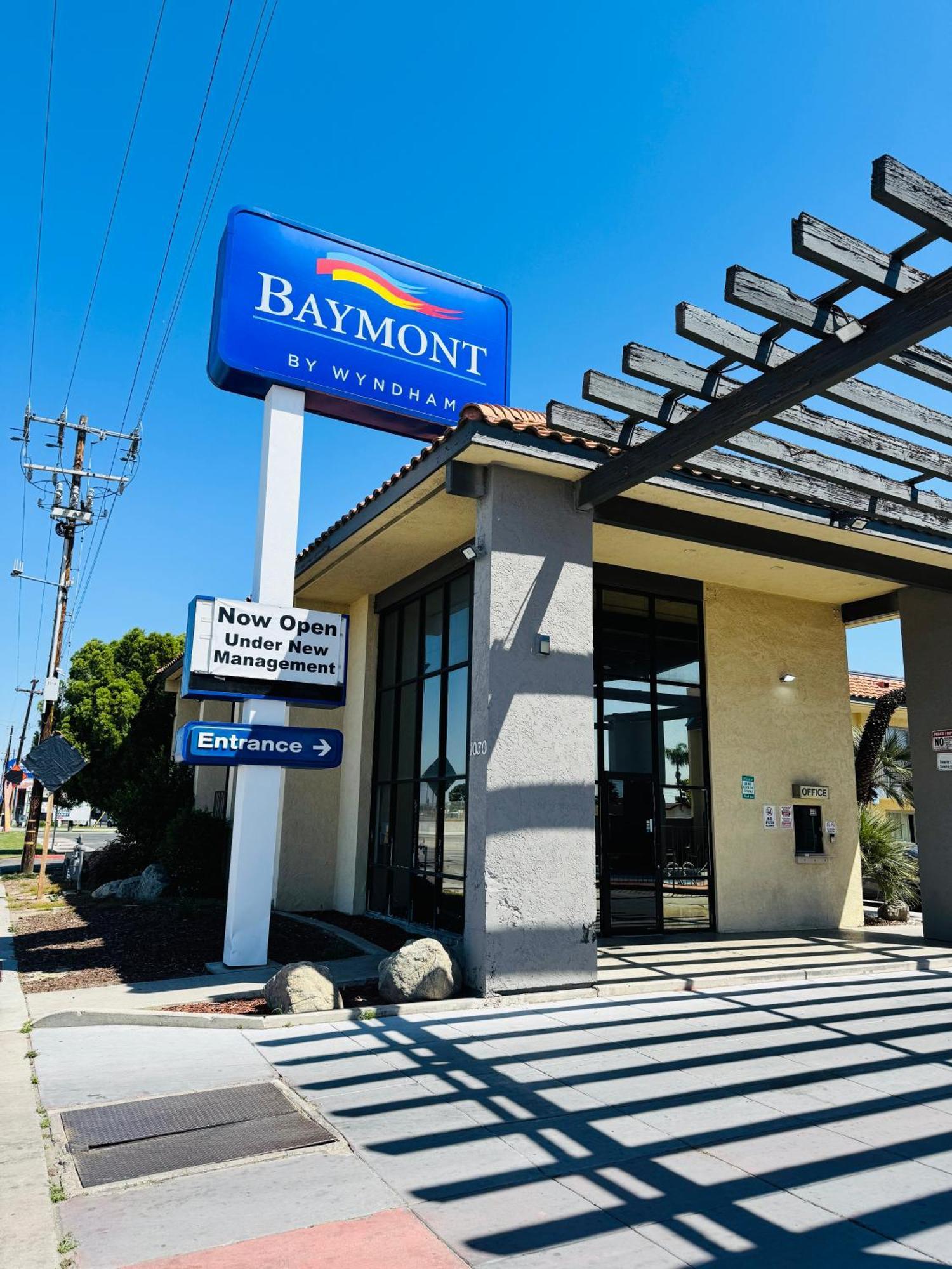 Hotel Baymont By Wyndham Bakersfield Extérieur photo