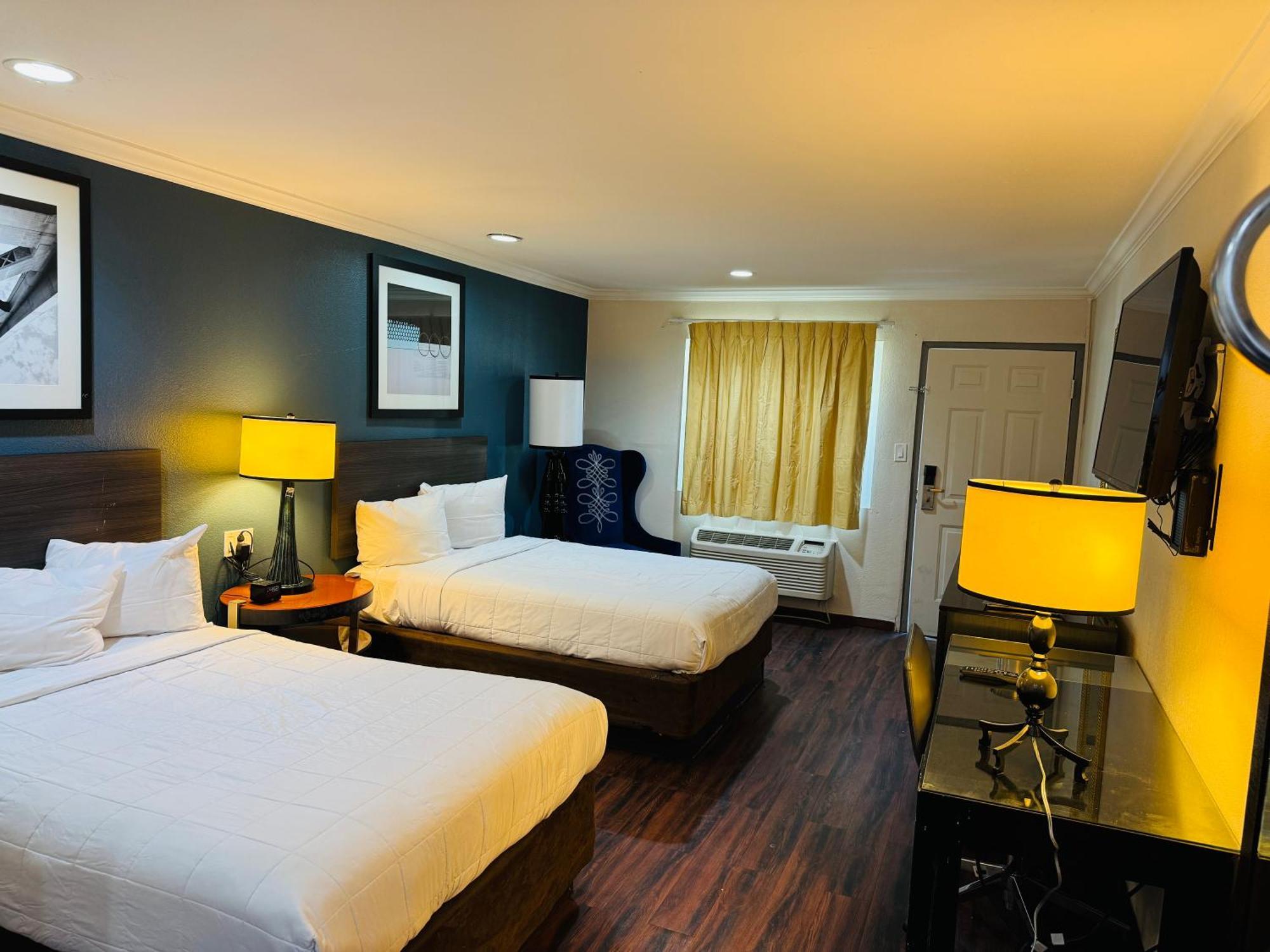 Hotel Baymont By Wyndham Bakersfield Extérieur photo