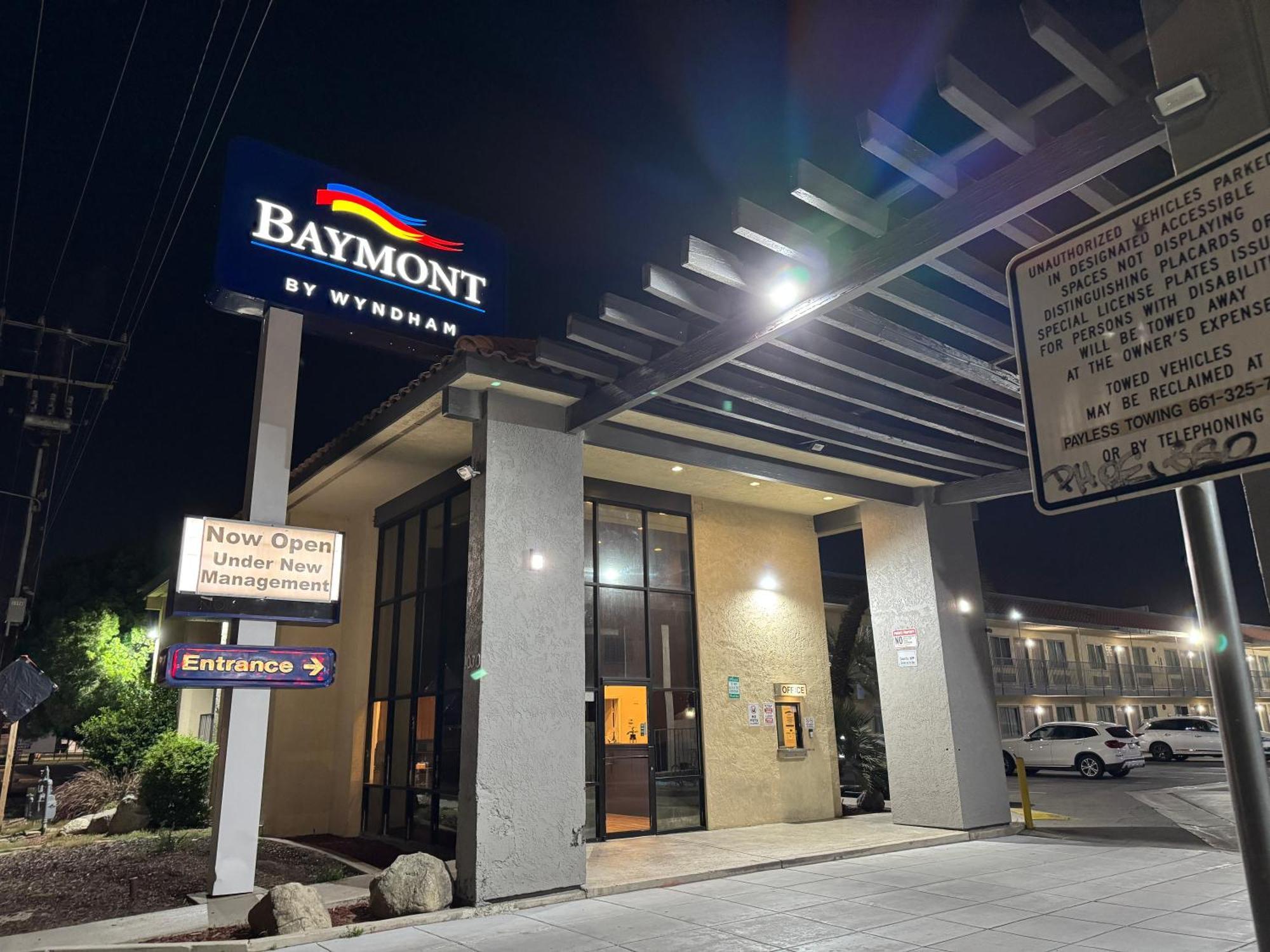 Hotel Baymont By Wyndham Bakersfield Extérieur photo