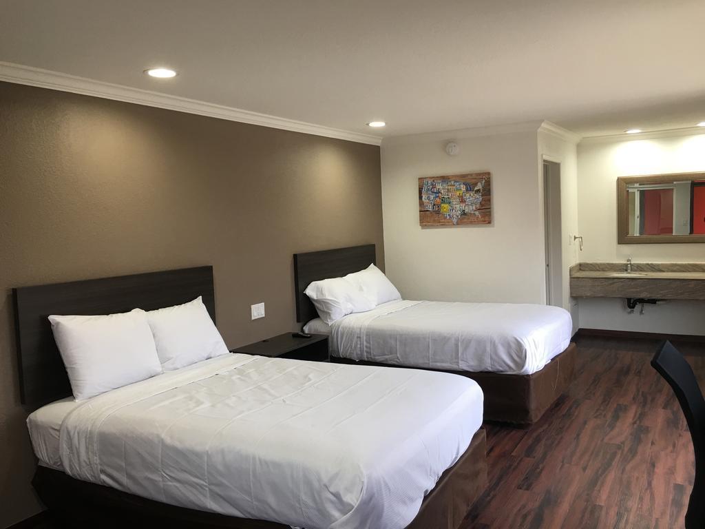 Hotel Baymont By Wyndham Bakersfield Extérieur photo