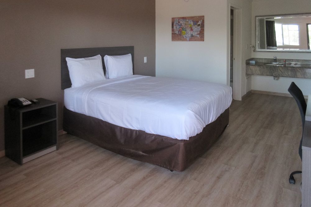 Hotel Baymont By Wyndham Bakersfield Extérieur photo