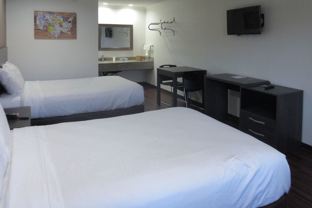 Hotel Baymont By Wyndham Bakersfield Extérieur photo