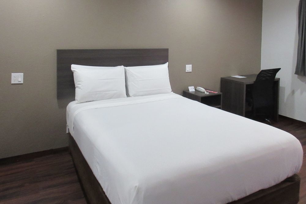 Hotel Baymont By Wyndham Bakersfield Extérieur photo