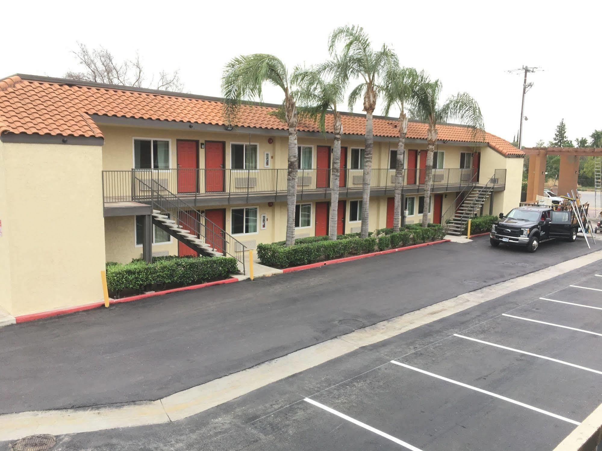 Hotel Baymont By Wyndham Bakersfield Extérieur photo