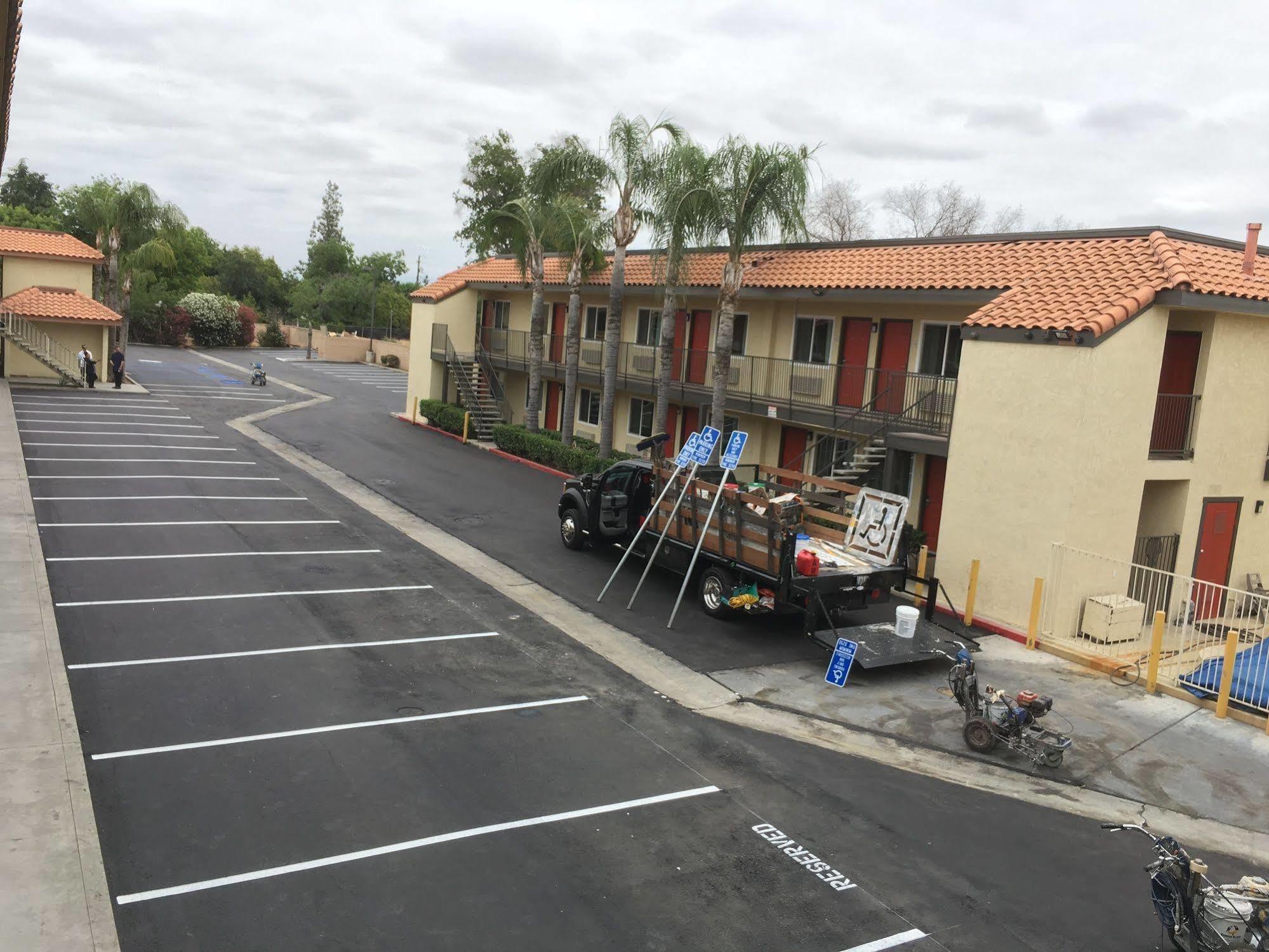 Hotel Baymont By Wyndham Bakersfield Extérieur photo
