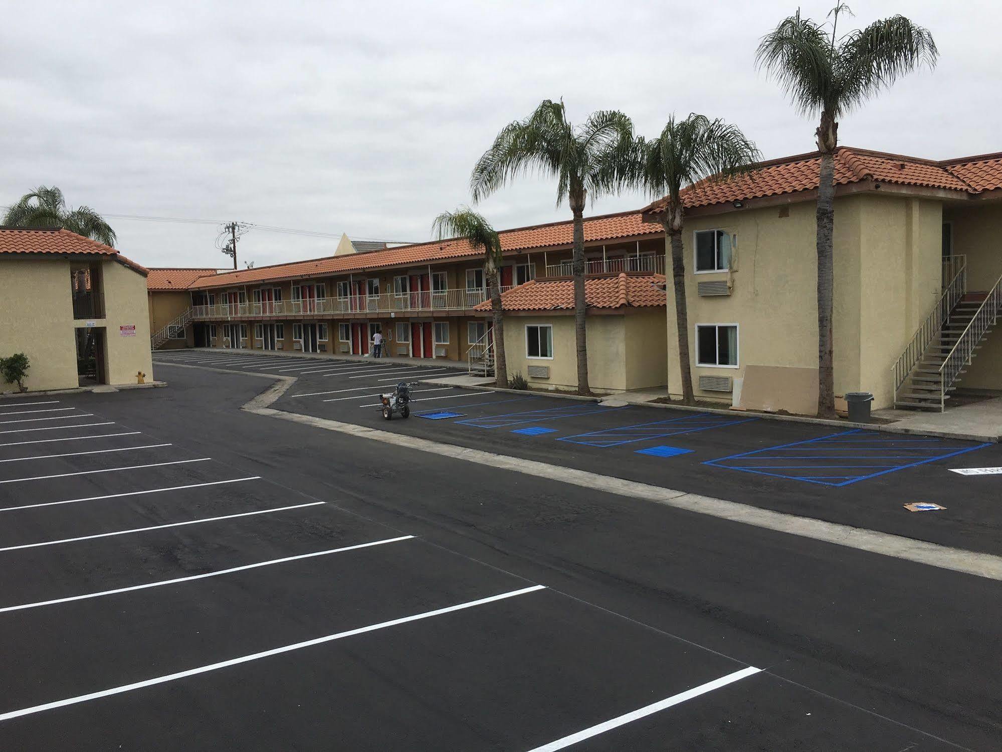 Hotel Baymont By Wyndham Bakersfield Extérieur photo