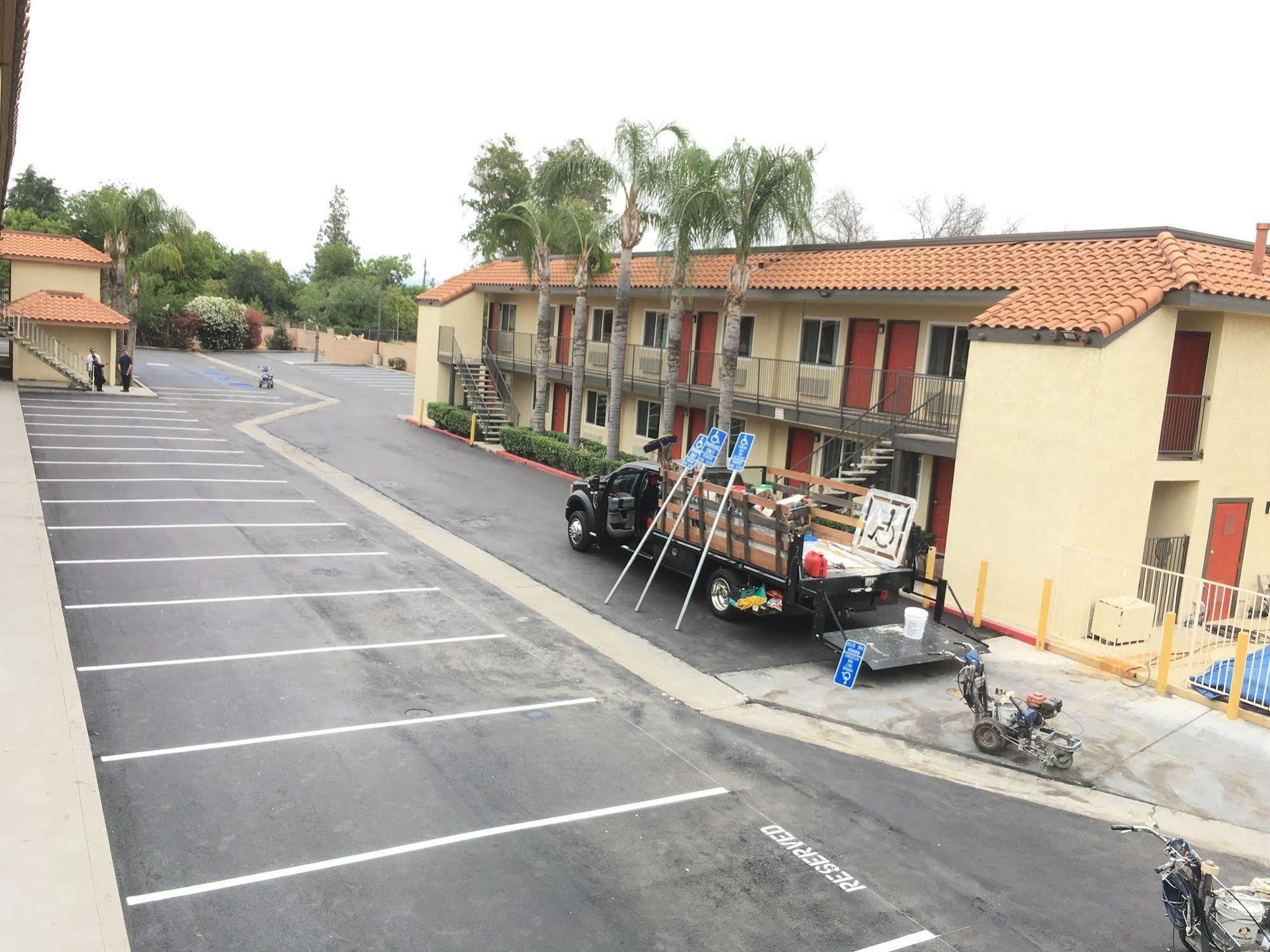 Hotel Baymont By Wyndham Bakersfield Extérieur photo