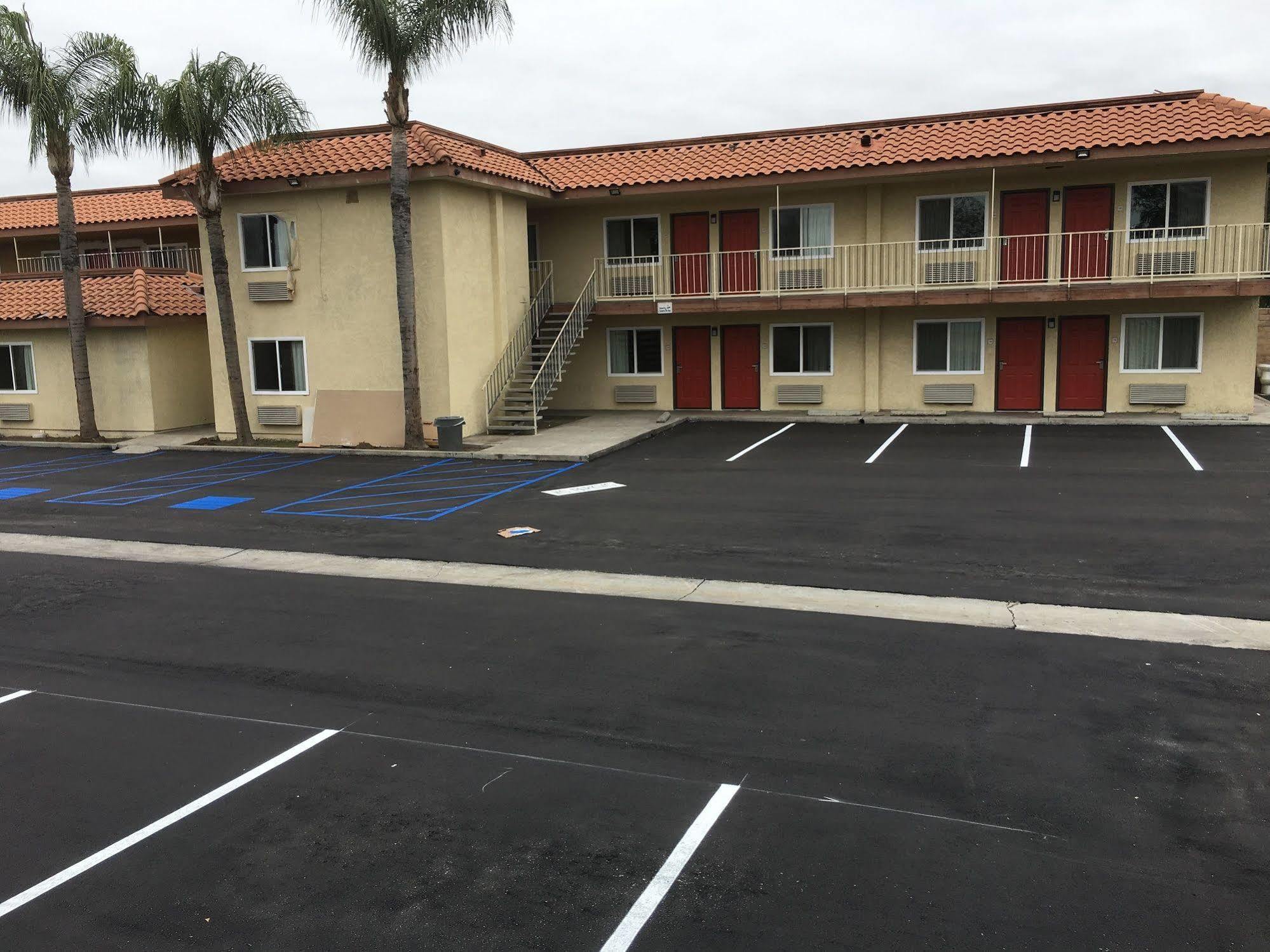 Hotel Baymont By Wyndham Bakersfield Extérieur photo